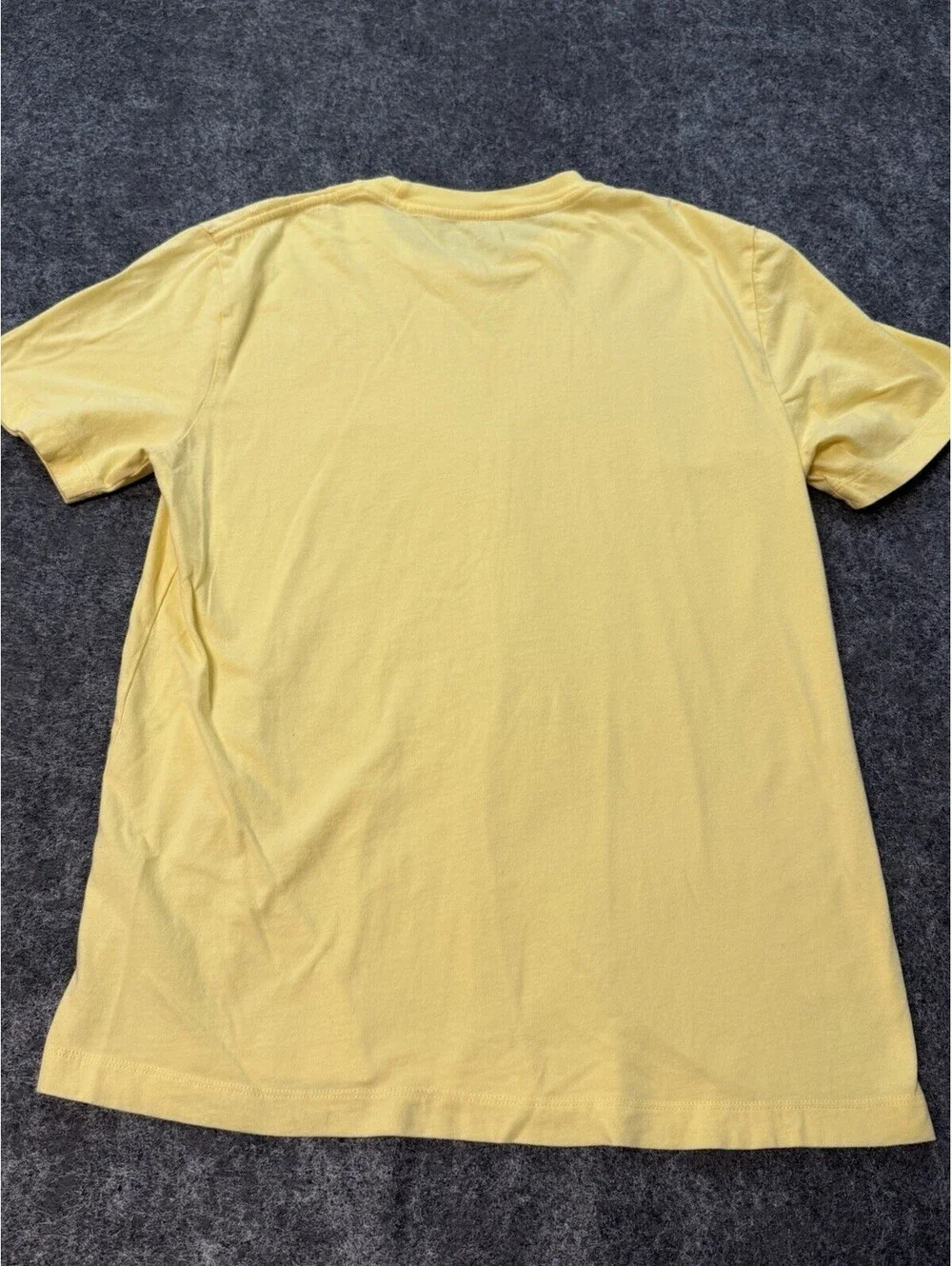True Religion yellow horseshoe logo graphic T-shirt men’s medium cotton